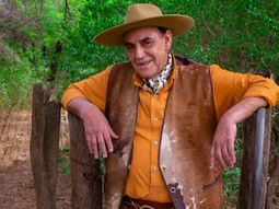 Alejado del ruido de la ciudad, el Chaqueño Palavecino vive en una lujosa finca en Salta.