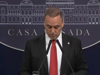 Por otro lado, habló sobre la relación con la vicepresidenta Victoria Villarruel. Por otro lado, habló sobre la relación con la vicepresidenta Victoria Villarruel.