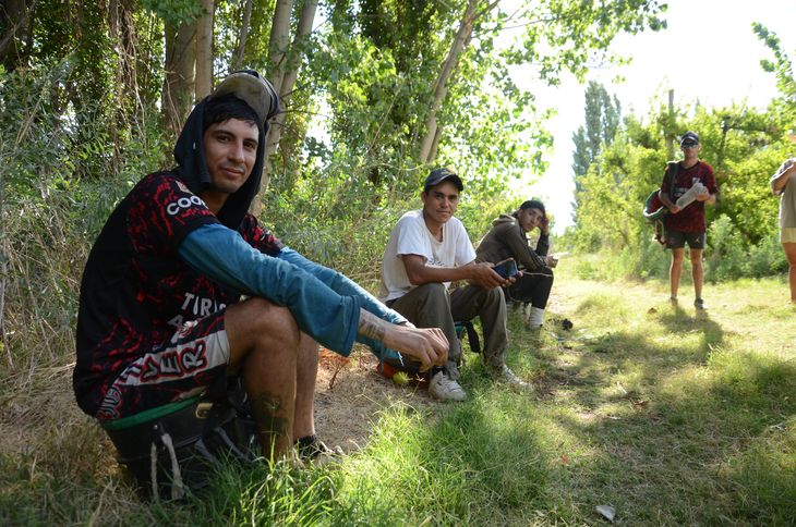 Llegan trabajadores de Tucumán, Santiago del Estero, Entre Ríos, Jujuy y Misiones. Llegan trabajadores de Tucumán, Santiago del Estero, Entre Ríos, Jujuy y Misiones.