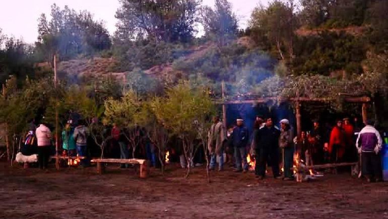 No habrá desalojo de la comunidad mapuche Tuwvn Kupalmeo Maliqueo de Villa Pehuenia que ocupó un campo en Villa Pehuenia donde reivindica la posesión. No habrá desalojo de la comunidad mapuche Tuwvn Kupalmeo Maliqueo de Villa Pehuenia que ocupó un campo en Villa Pehuenia donde reivindica la posesión.