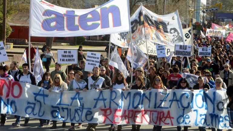 El aumento del 17% que pretende Nación es resistido por los docentes.