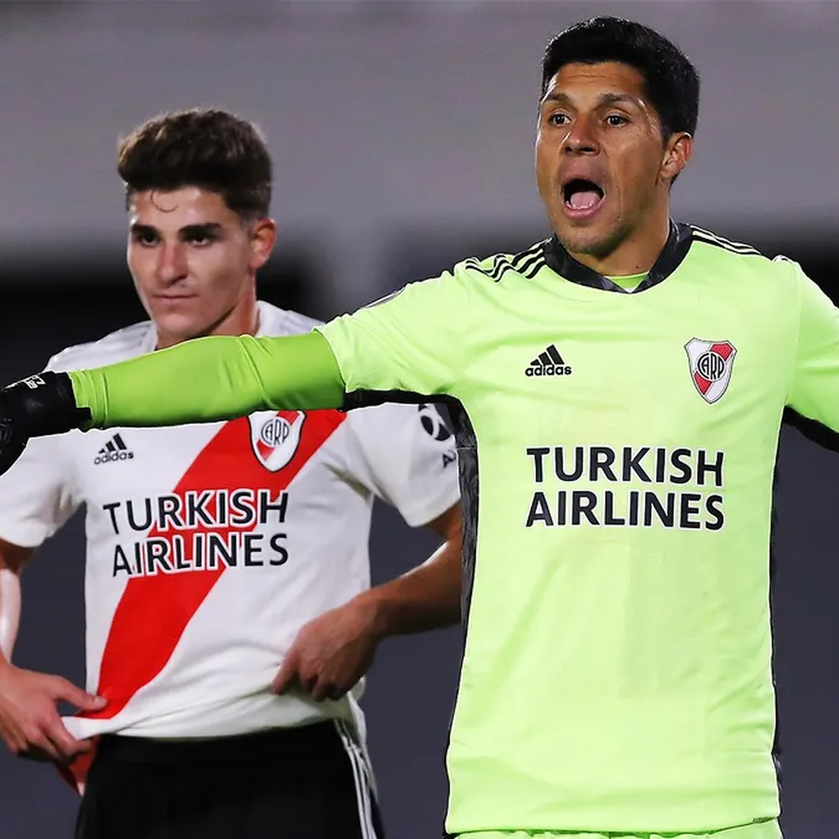 Cuánto sale la edición oficial de la camiseta de arquero que usó Enzo Pérez?