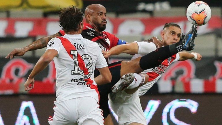 River vs Paranaense: datos y formaciones