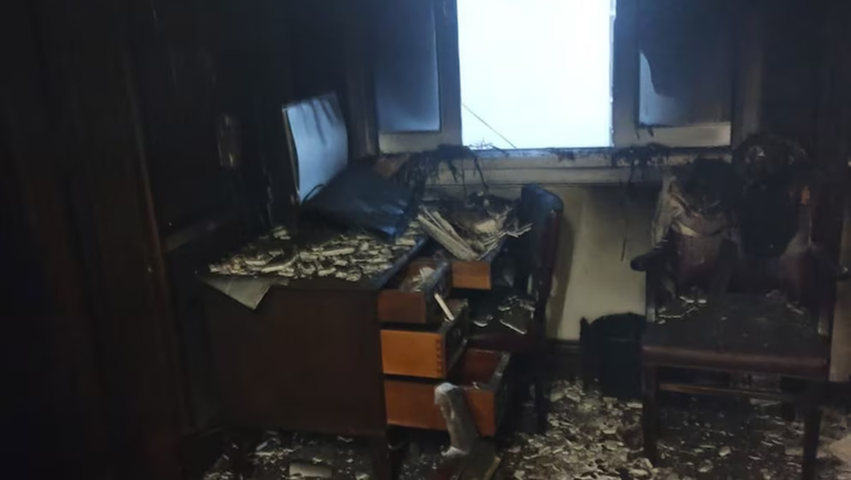 El recinto fue totalmente consumido por las llamas.