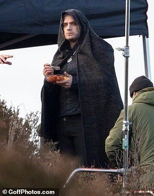 The Witcher: filtraron fotos de Henry Cavill en el rodaje de la temporada 2