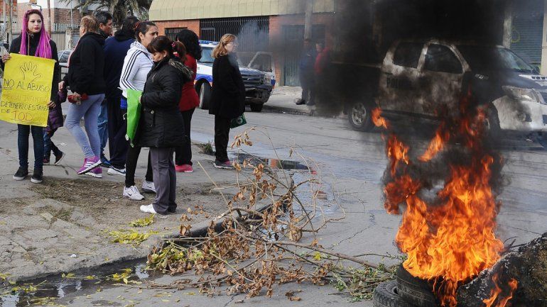 Padres de la escuela de Laferrere donde abusaron de la niña.