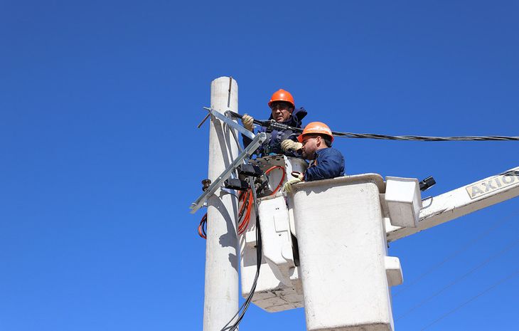 A raíz de un fuerte temporal, más de 250 mil usuarios del AMBA quedaron sin servicio. A raíz de un fuerte temporal, más de 250 mil usuarios del AMBA quedaron sin servicio.