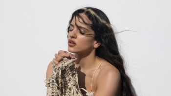 Escándalo con Rosalía: la acusan de persona no grata y piden cancelar sus shows en Buenos Aires. Escándalo con Rosalía: la acusan de persona no grata y piden cancelar sus shows en Buenos Aires.