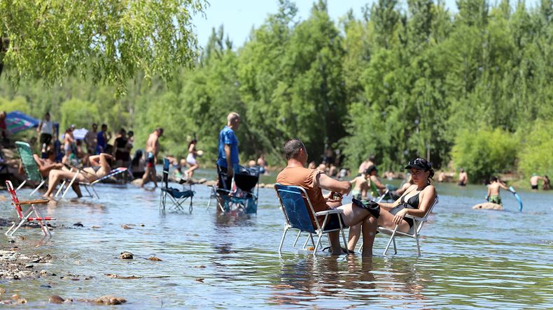 El intenso calor sigue en Neuquén este lunes: ¿A cuánto llegará la temperatura? | LM Neuquen El intenso calor sigue en Neuquén este lunes: ¿A cuánto llegará la temperatura?