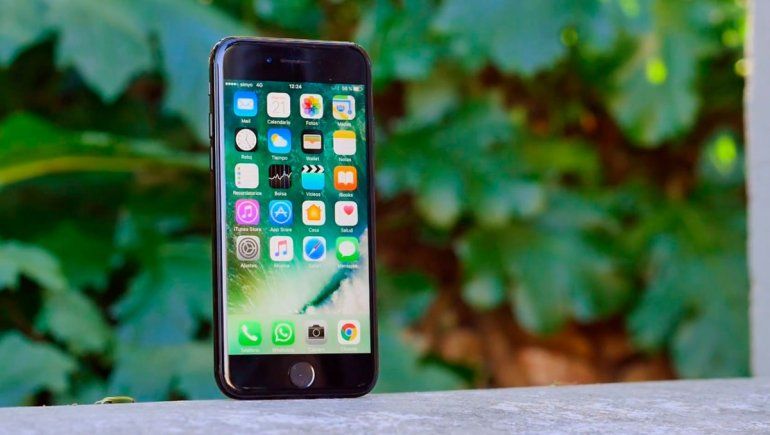 Twitter: compró un iPhone 7 pero recibió un escritorio