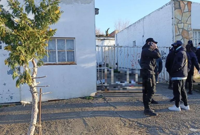 El complejo de la calle Pueyrredón al 600, en Puerto Deseado (Santa Cruz), donde hallaron el cuerpo de Ivana. El complejo de la calle Pueyrredón al 600, en Puerto Deseado (Santa Cruz), donde hallaron el cuerpo de Ivana.