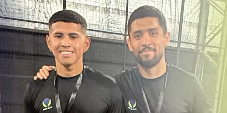 El jugador sancionado y el ex Boca que ganaron juntos un torneo de pádel.