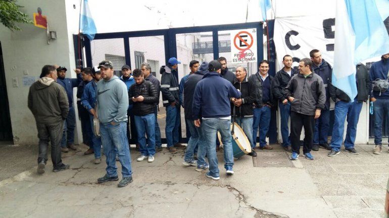 Sin atención en Camuzzi por paro de 24 horas: piden cerrar en un 35% la paritaria anual