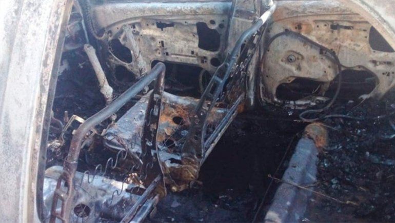 Córdoba: su ex la sigue acosando y ahora le quemó el auto