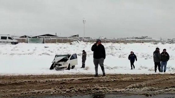 Un hombre herido tras un fuerte choque frontal en Autovía Norte