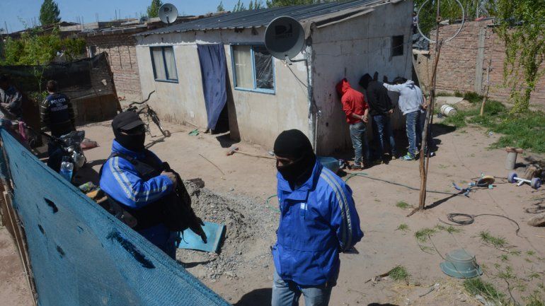 Cuatro hombres fueron detenidos por robar 148 lechones faenados del matadero de Colonia Nueva Esperanza.