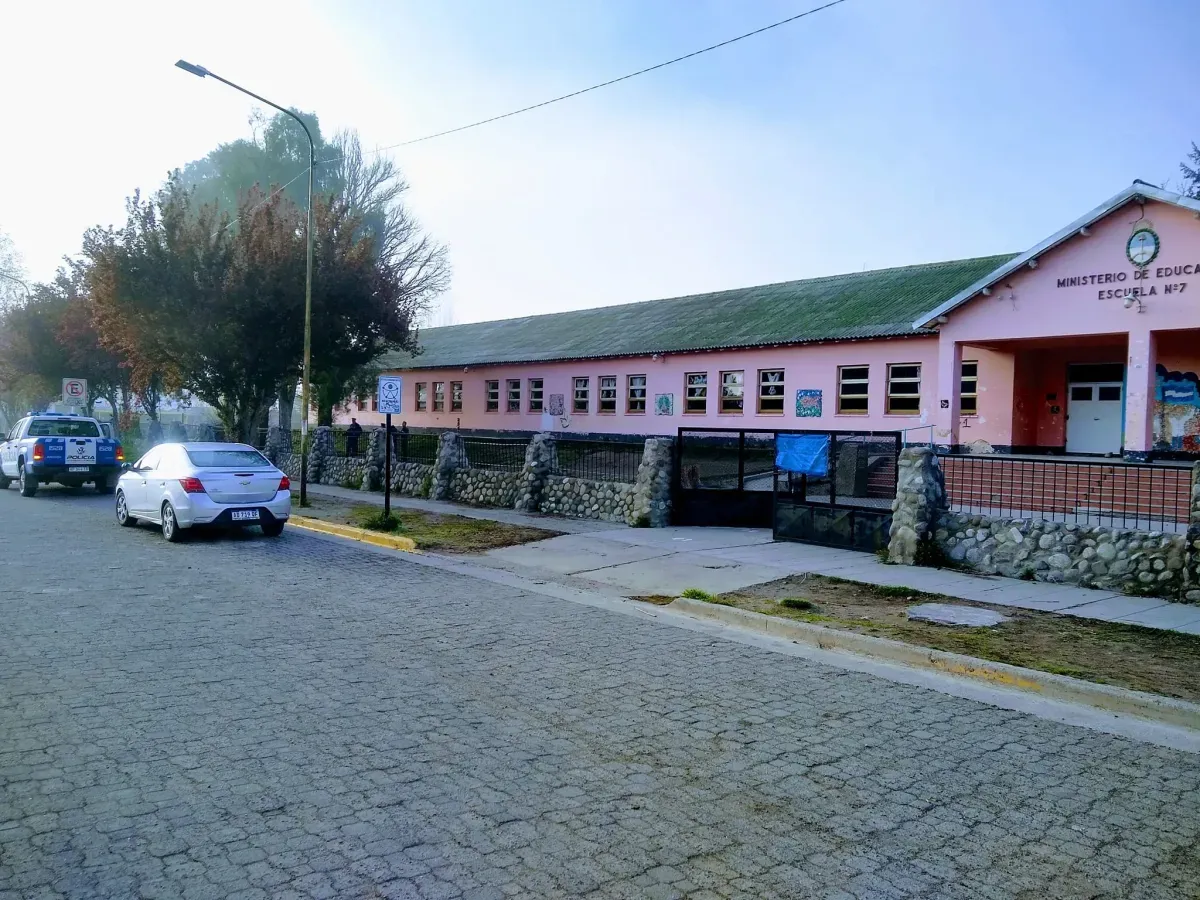 Encontraron una persona muerta en el patio de una escuela de Junín