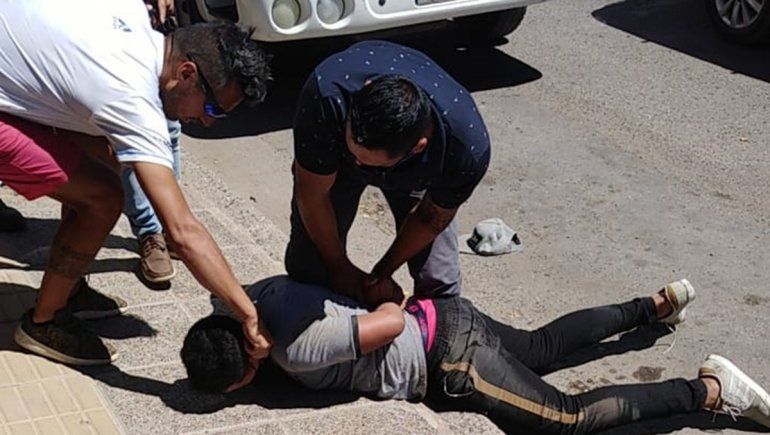 Lo atraparon cuando intentaba robar un camión de Pollolín