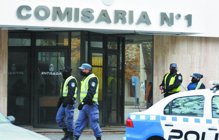 En el hecho intervino personal de la Comisaría Primera de Neuquén. En el hecho intervino personal de la Comisaría Primera de Neuquén.