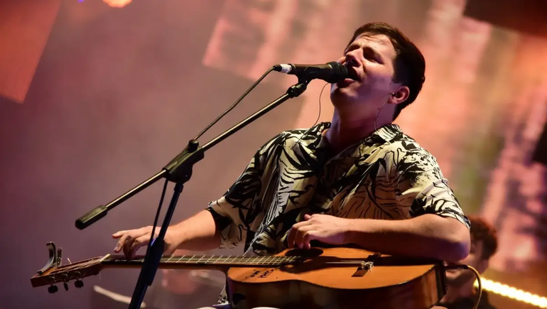 Nahuel Pennisi regresa a Neuquén con un show cargado de emoción