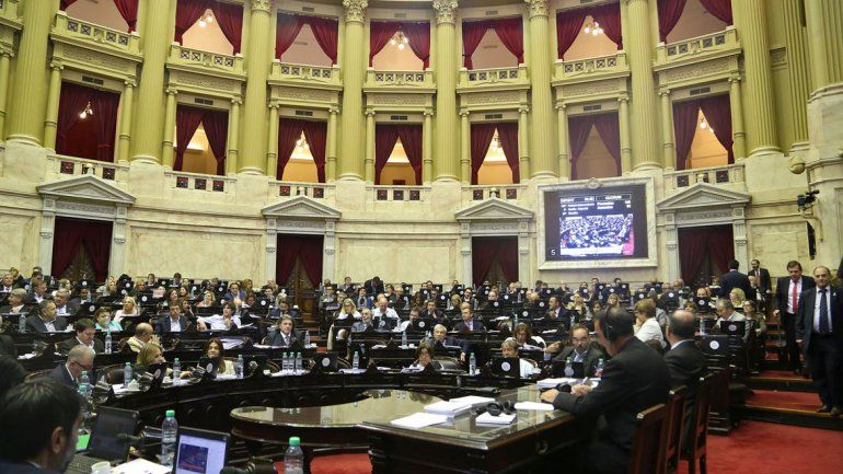 Los diputados dejaron para hoy la votación de la reforma tributaria. Los diputados dejaron para hoy la votación de la reforma tributaria.