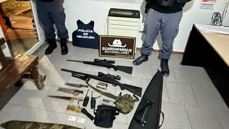 Caza ilegal: requisaron una Toyota Hilux en la Ruta 237 y encontraron un gran arsenal