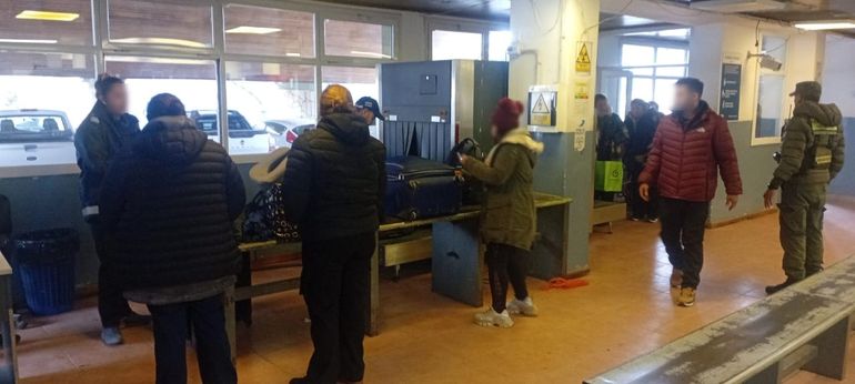 El paso Pino Hachado fue abierto exclusivamente para que los turistas varados puedan volver al país. El paso Pino Hachado fue abierto exclusivamente para que los turistas varados puedan volver al país.