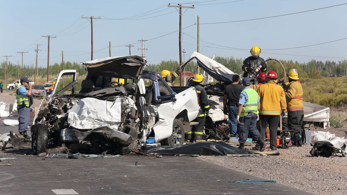 Tragedia en la Ruta 7: hay un demorado por el choque frontal que causó ...