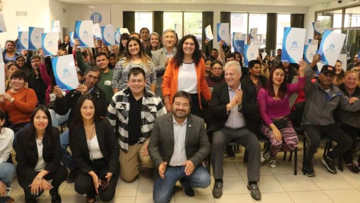 Familias del sector Auca Mahuida recibieron la tenencia de sus tierras