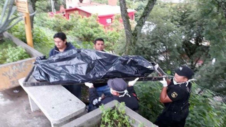 El asesino se colgó del caño de un puente de la capital jujeña.