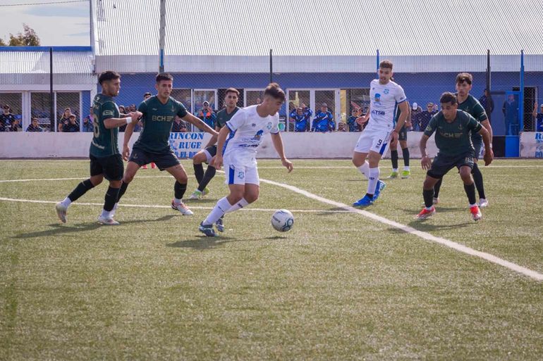 Fernando Pettinerolli, el goleador de Deportivo Rincón en el comienzo del Federal A