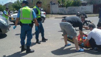 un motociclista herido tras un choque en el bajo un motociclista herido tras un choque en el bajo