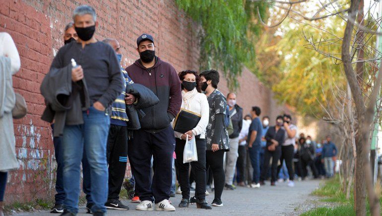 A cuántos neuquinos abarca la vacunación para mayores de 40