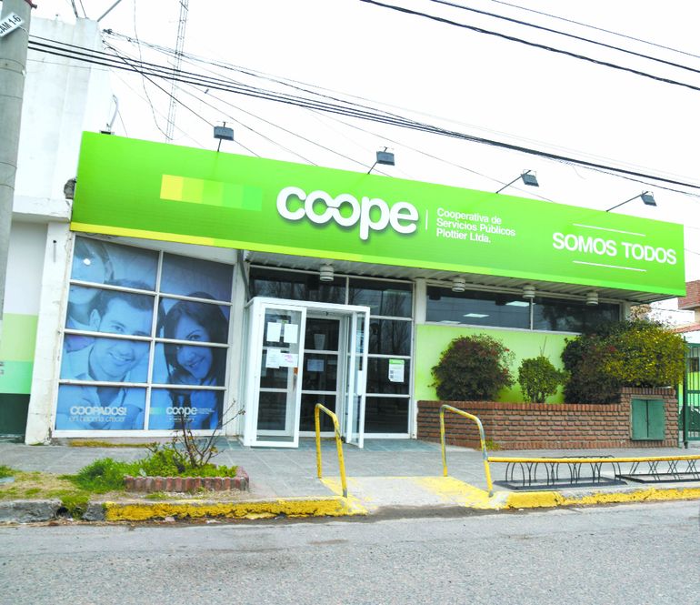 Los transformadores estaban enterrados en el predio de la entidad. Los transformadores estaban enterrados en el predio de la entidad.