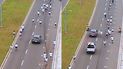 El auto conducido por La Vaca Leguizamón Díaz avanzó a gran velocidad en medio de los participantes de la maratón.