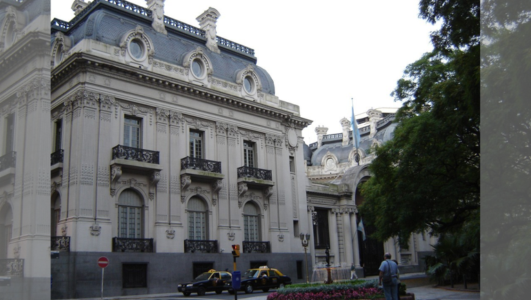 Las Fuerzas del Cielo vieron desplazados a dos de sus representantes en la cancillería