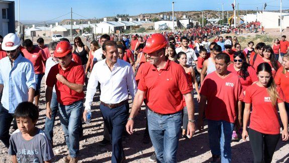 Contacto con los vecinos, recorridas de obras y mucha presencia en los barrios de la ciudad. En un año electoral, se espera una pelea política importante entre el Municipio y la Provincia.