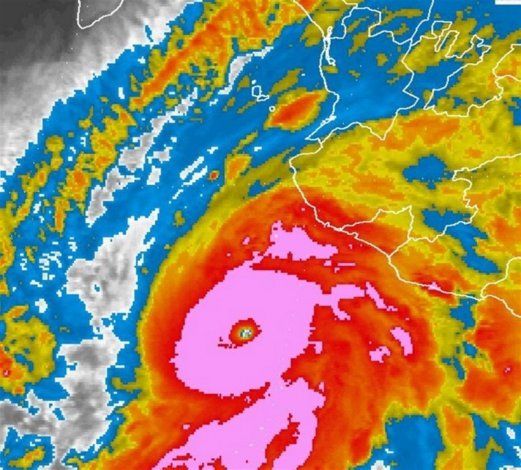 El huracán Patricia impactó en la costa de México