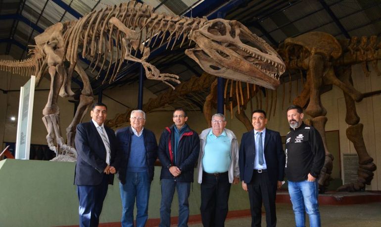 Se presentó el Rally del Petróleo y los Dinosaurios en Cutral Co y Plaza Huincul