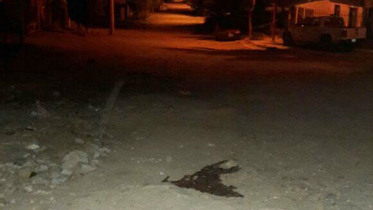 El joven herido caminó tres cuadras hasta caer en calle Treppo.