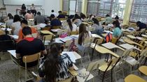 Los estudiantes tienen la posibilidad de afrontar una carrera de solo 18 materias. Los estudiantes tienen la posibilidad de afrontar una carrera de solo 18 materias.
