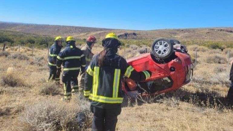 El auto quedó con importantes daños. (Foto: Gentileza Web La Voz) El auto quedó con importantes daños. (Foto: Gentileza Web La Voz)