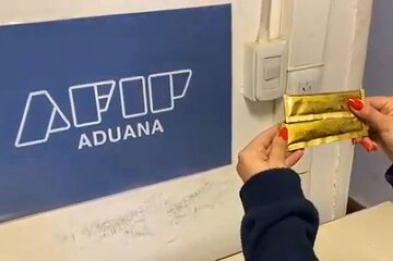 El producto parece miel por su color y textura, la Aduana lo incaudó por contener Sildenafil y Tadalafil, que pueden generar graves problemas de salud. El producto parece miel por su color y textura, la Aduana lo incaudó por contener Sildenafil y Tadalafil, que pueden generar graves problemas de salud.