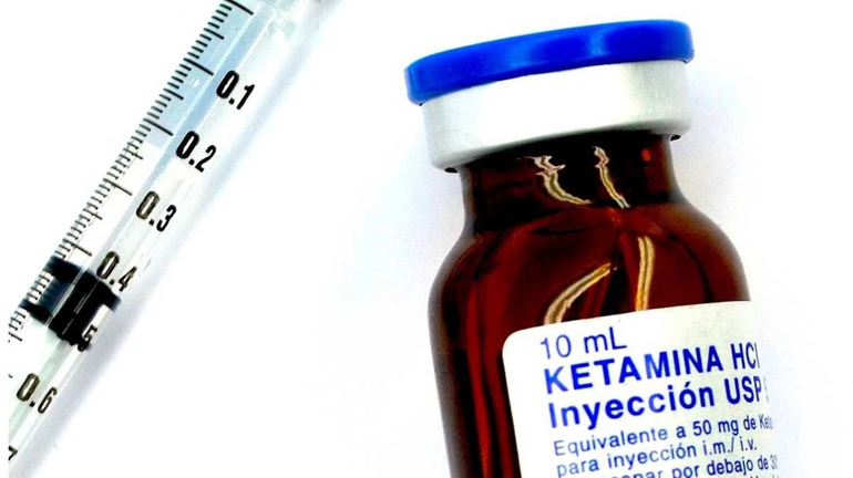 El tusi también posee ketamina, un anestésico usado en animales, conocido también como "tranquilizante de caballos". El tusi también posee ketamina, un anestésico usado en animales, conocido también como "tranquilizante de caballos".