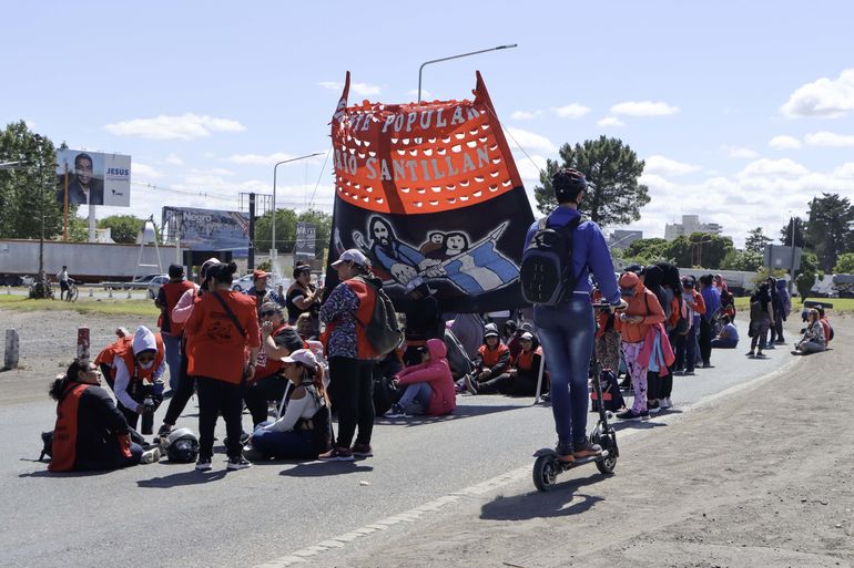 Organizaciones sociales anunciaron un corte de puentes para el martes.