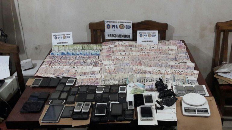 200 mil pesos y celulares incautó la Policía Federal en el allanamiento realizado en febrero. 