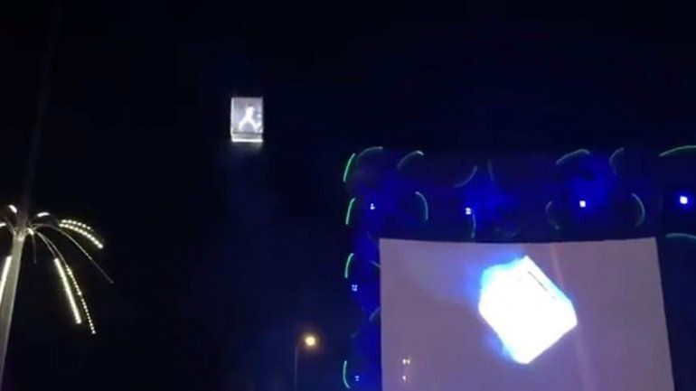 Una acróbata hizo un mal movimiento, cayó de 30 metros y murió