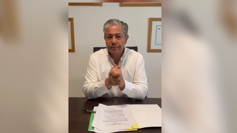 Rolando Figueroa firmó el proyecto de Ficha Limpia en Neuquén