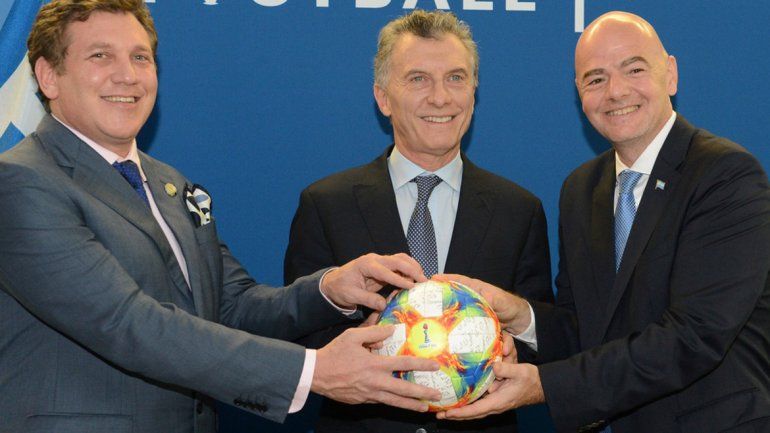 La FIFA reconoció a Macri por hacer mucho por el fútbol