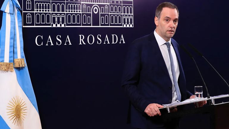 Manuel Adorni se mostró enojado y envió un fuerte mensaje tras la caída del DNU en el Senado. Manuel Adorni se mostró enojado y envió un fuerte mensaje tras la caída del DNU en el Senado.